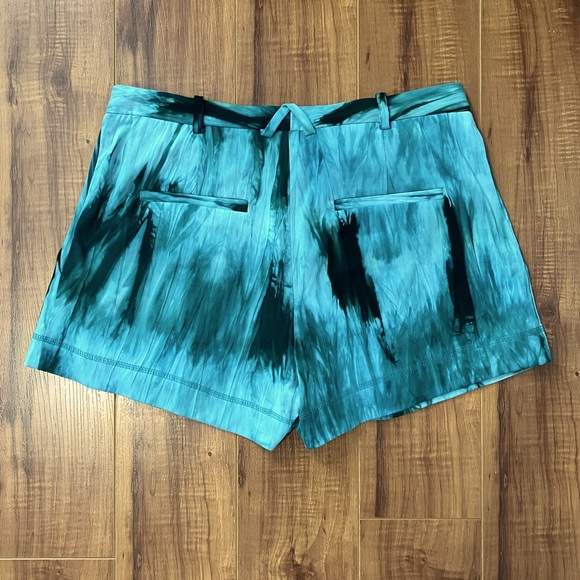 *❤️2/30$*NWOT* Rachel Roy| Tie Dye Pleated Shorts - Picture 2 of 3